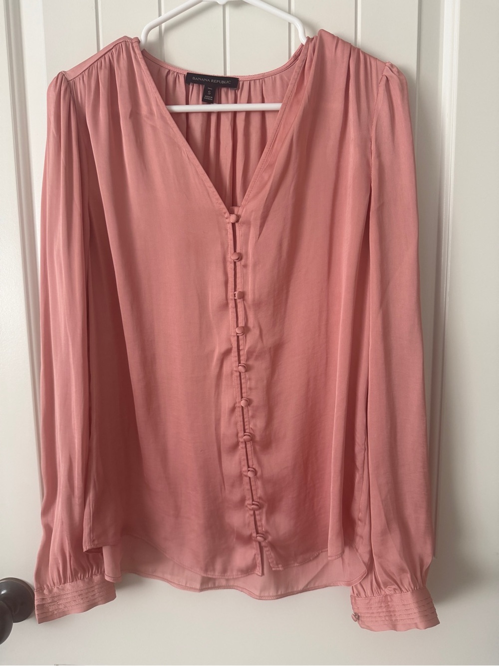 Banana Republic - Soft Satin Pink V neck Blouse - Size Small / Tall